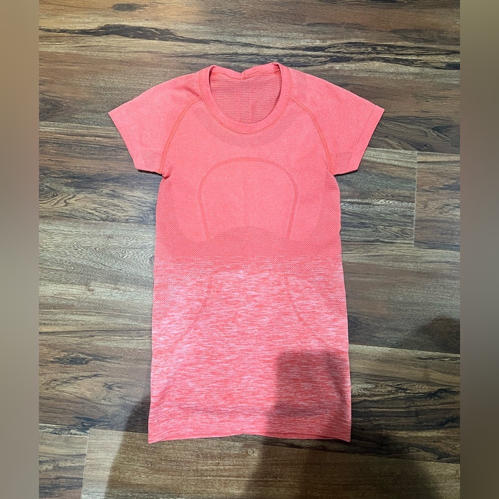 lululemon athletica Coral Swiftly Top Size 4 EUC Perfect Workout Top